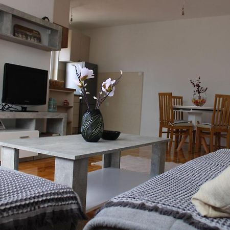 Apartman Sunny Day Τρέμπινιε Εξωτερικό φωτογραφία